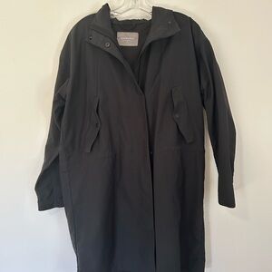 Everlane Black Trench Coat Elegant Structured Design